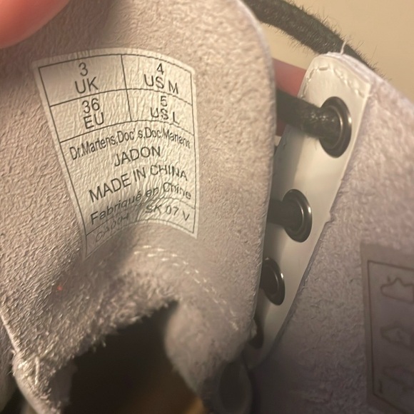 COPY - Doc Martens platform boot white size 6. Like new only worn twice - Picture 3 of 3